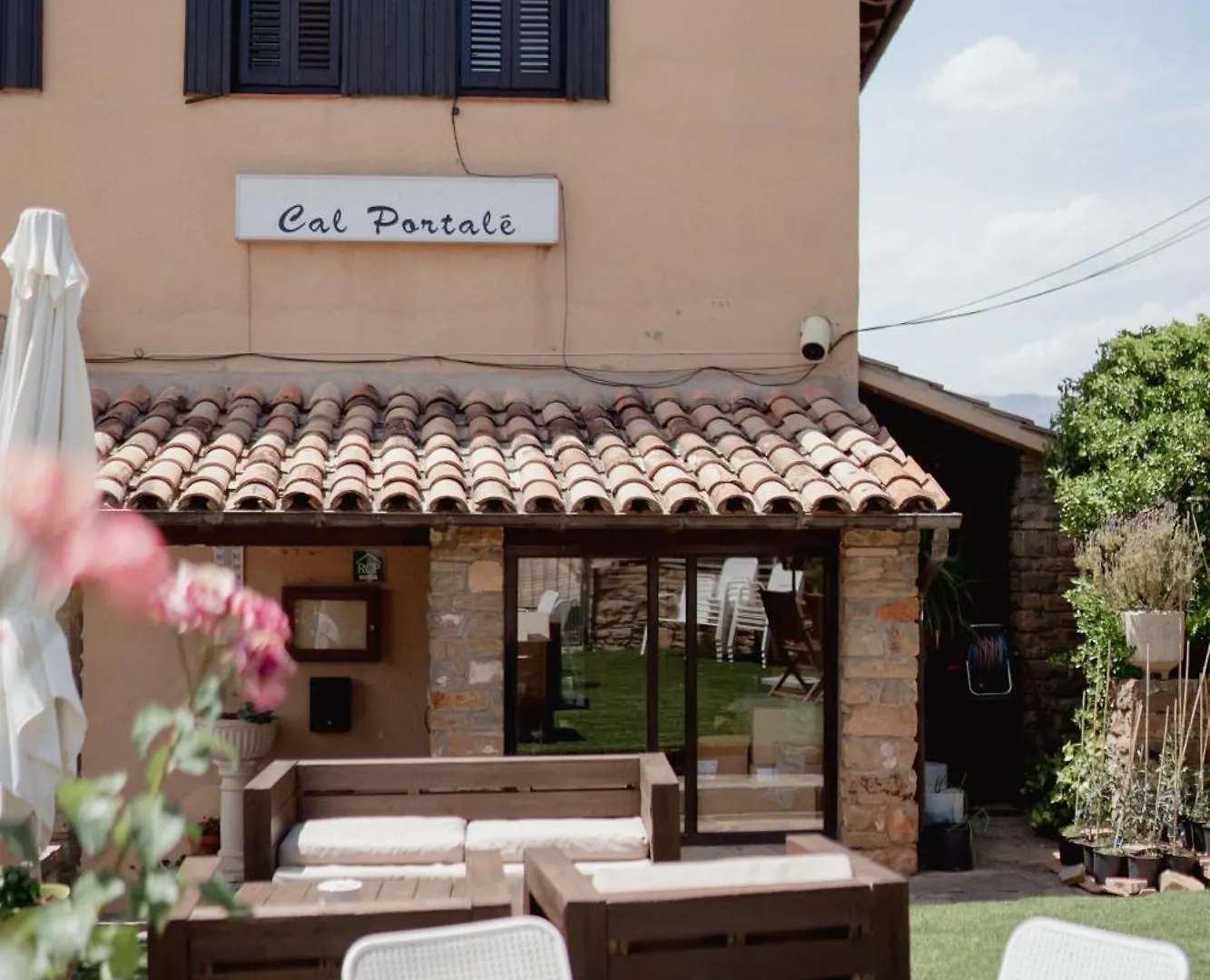 Cal Portale Casa De Pages contacts