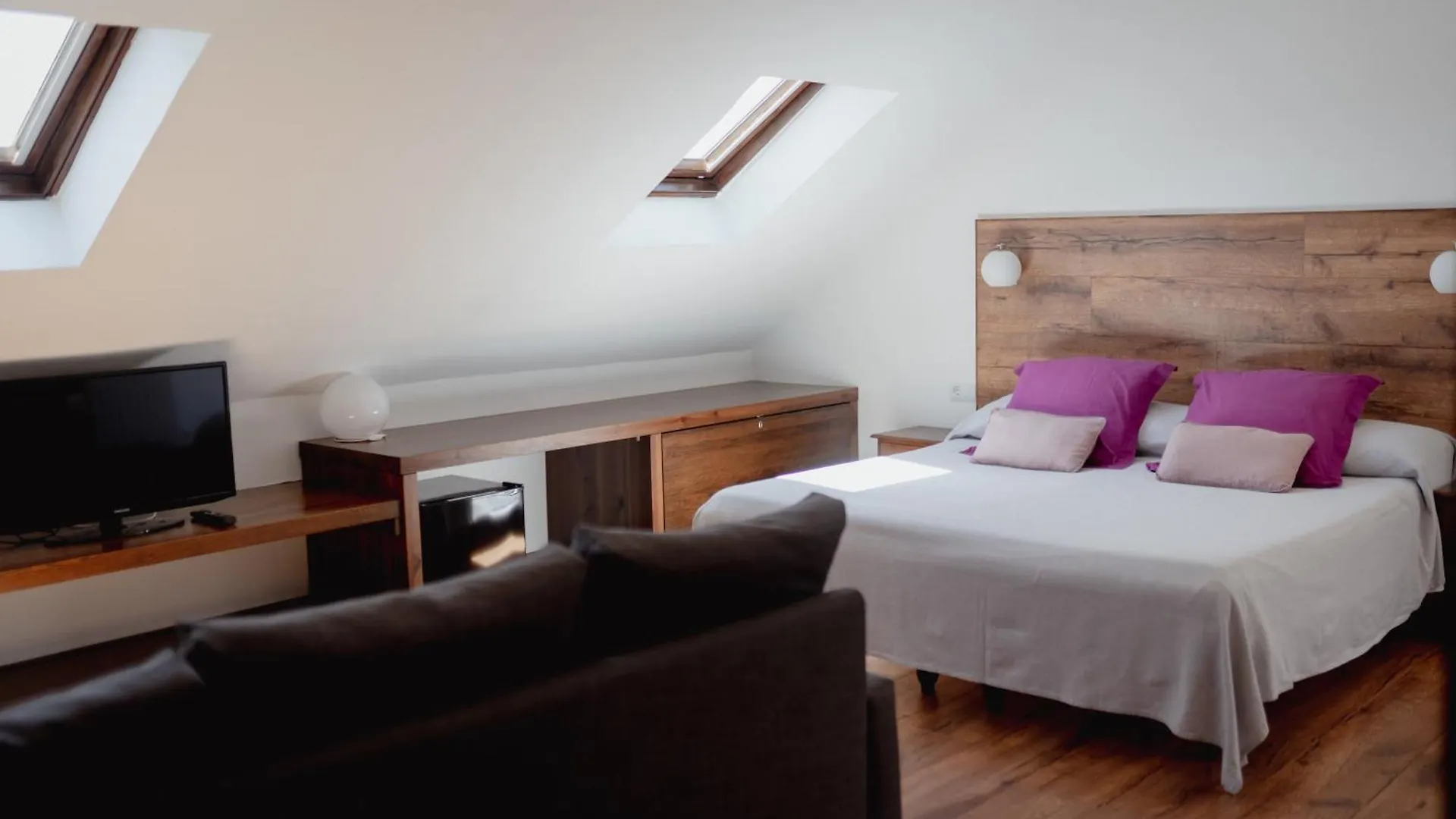 Country house Cal Portale - Casa De Pages Guest House Claverol